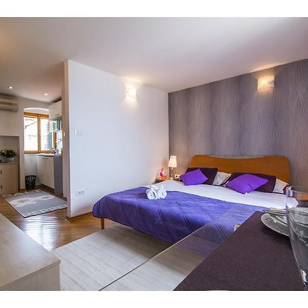 Sunny Promenade Studio Split Rum bild