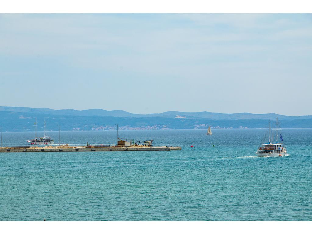 Sunny Promenade Studio Split Rum bild