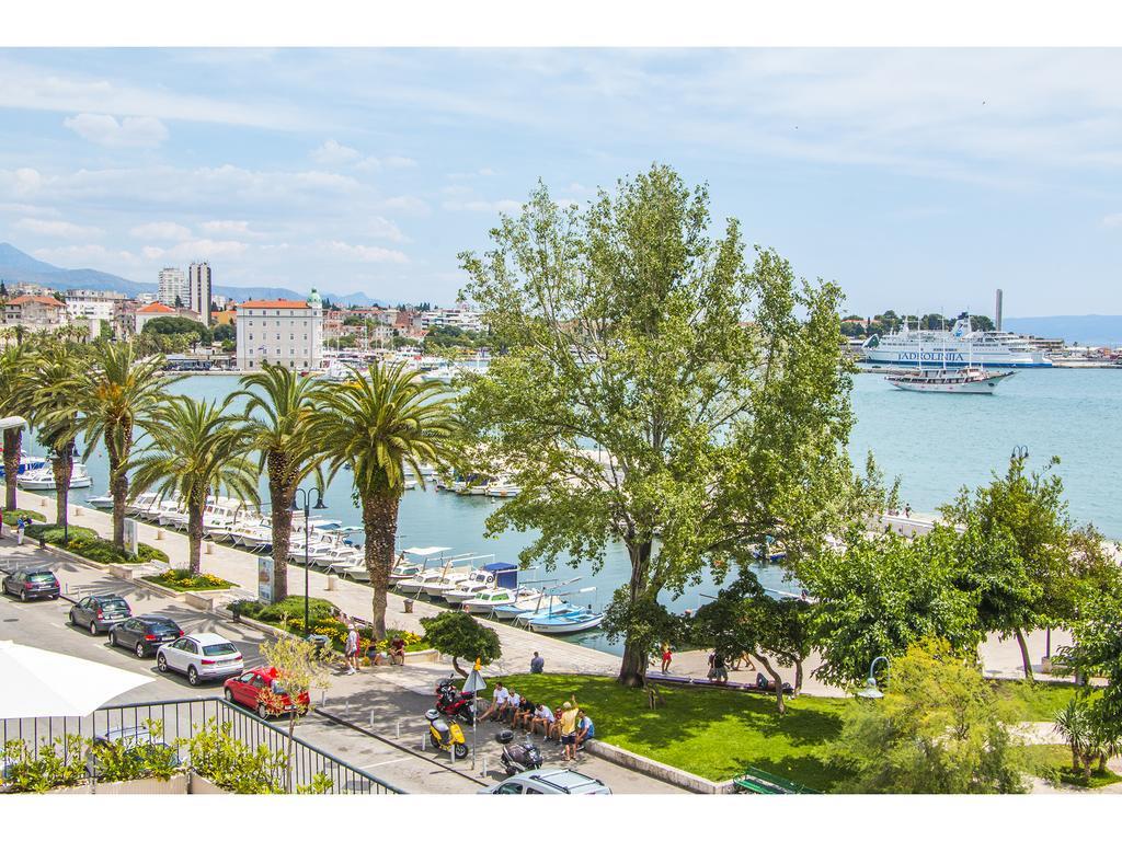 Sunny Promenade Studio Split Rum bild