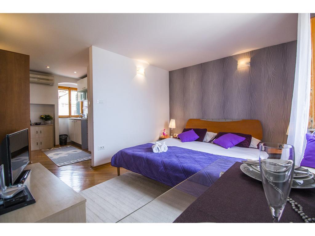 Sunny Promenade Studio Split Rum bild